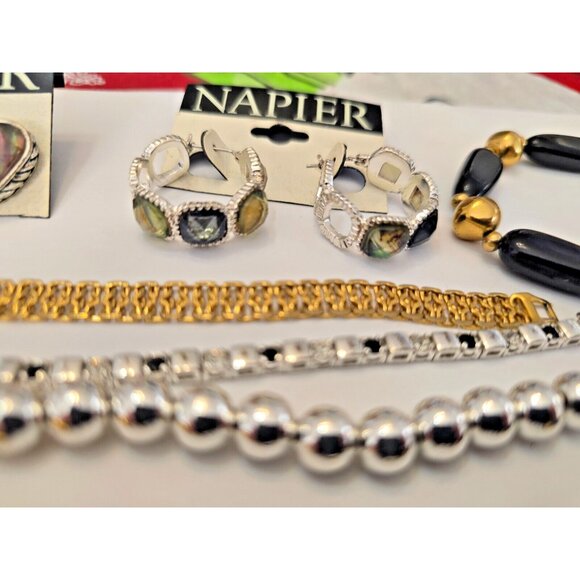 Vintage to Modern Napier Jewelry Lot Bracelets Earrings Necklaces Brooch - Picture 4 of 16